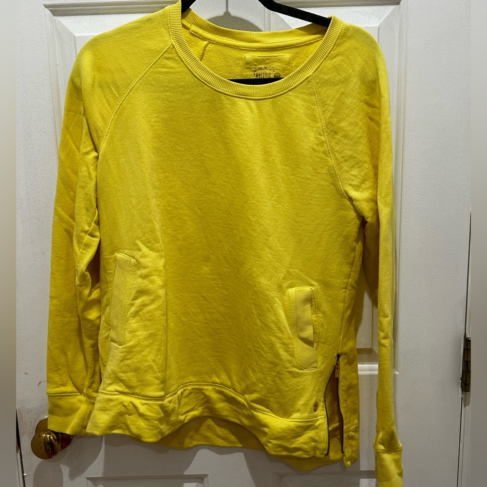 EUC Lilly Pulitzer beach comber sweatshirt size med